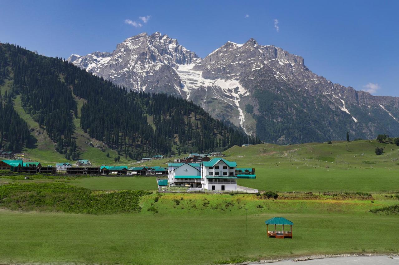 Lemon Tree Hotel, Sonāmarg Exteriör bild